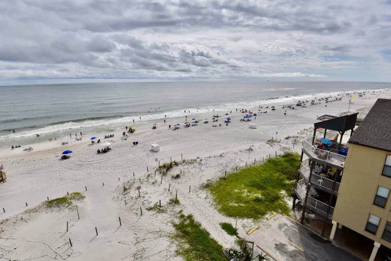 Dog friendly beachfront condo with in/out pools — photo 2