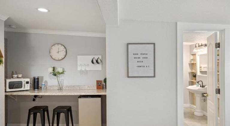 Downtown Studio 1 at Beer Ranch Project Inn — photo 3