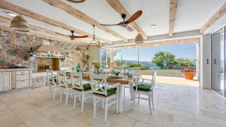 Villa with yard, private pool & barbecue — photo 3