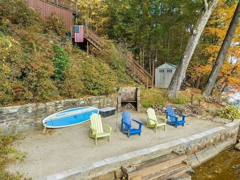 House Mashapaug Lake