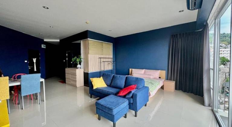 Lovely rental apartment with patio, yard & pool | Pets allowed — photo 2