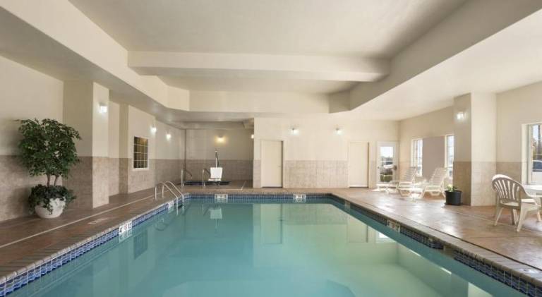 Country Inn & Suites by Radisson, Oklahoma City - Quail Springs, OK — photo 2