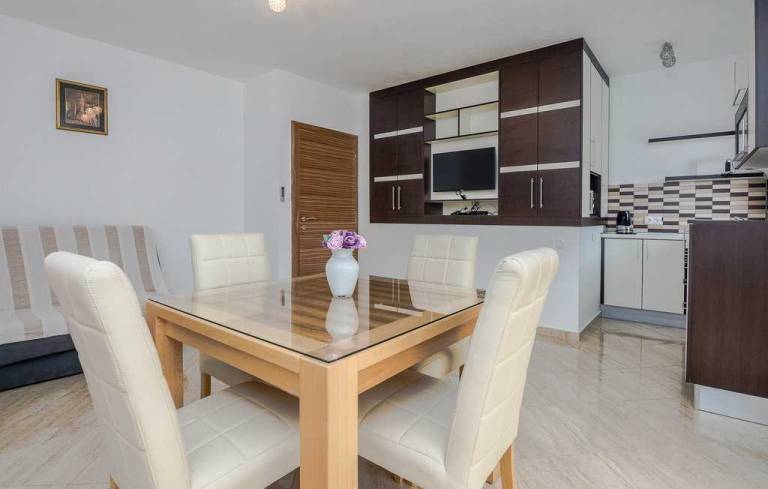 Holiday home Tomislav for 12 guests near the beach — photo 3