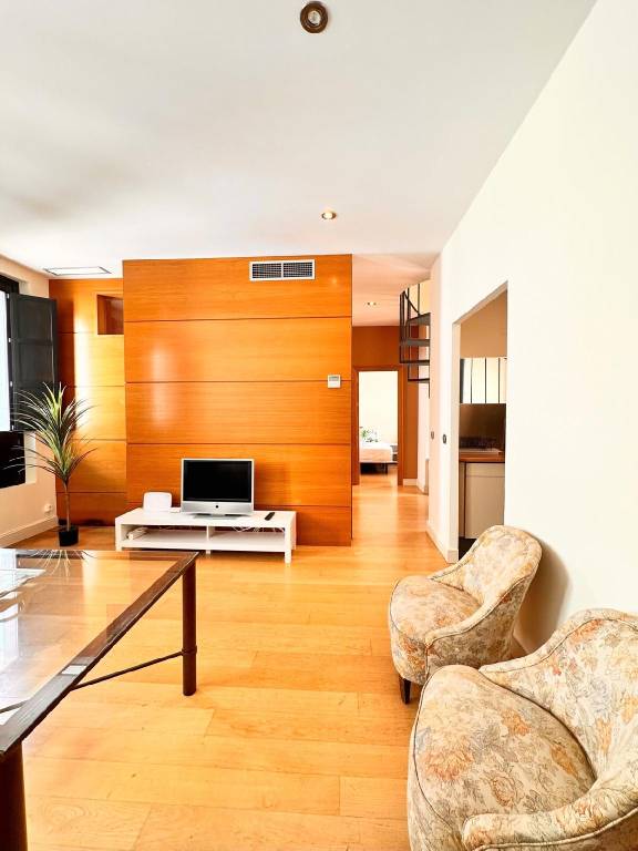 Charming house with BBQ, patio & garden | Near Seville Cathedral | Pets are welcome — photo 2