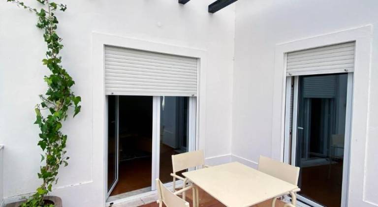 Apartment with garden, terrace & pool — photo 3