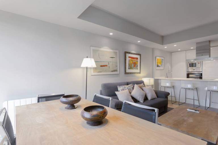 Holiday apartment with patio | Near Puerta de Alcalá — photo 2