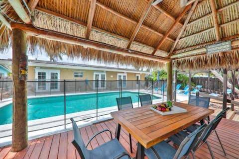 Vacation home with pool — photo 5