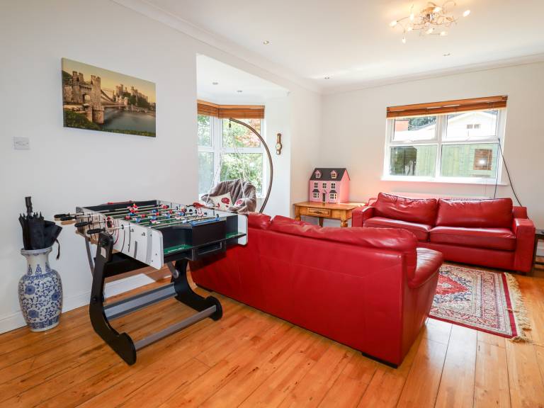 Children-friendly cottage with garden & hot tub | Dogs allowed — photo 3