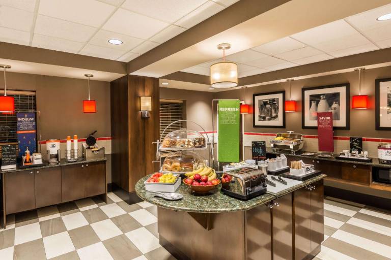 Hampton Inn & Suites Columbus Polaris — photo 4