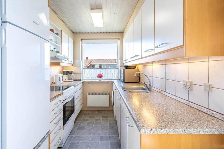 Fully equipped charming vacation home with sauna, terrace & grill | Beach nearby | Pet-friendly — photo 3