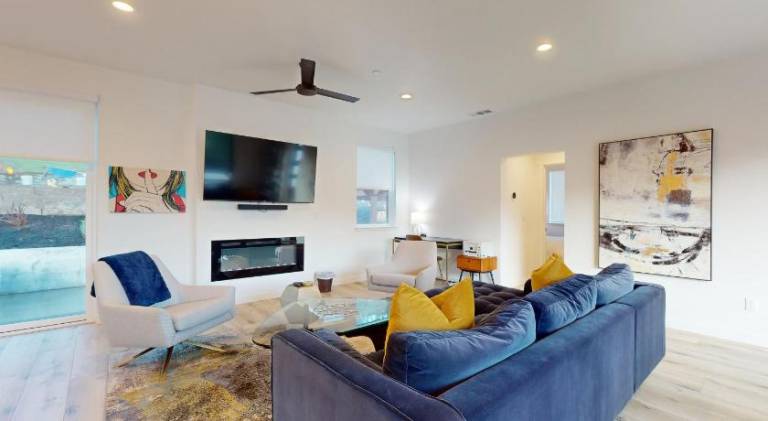 Vacation home with jacuzzi — photo 2
