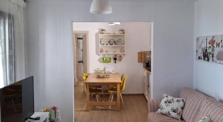 Apartment with terrace & yard | Beach nearby | Perfect for remote work | Pets are welcome — photo 2