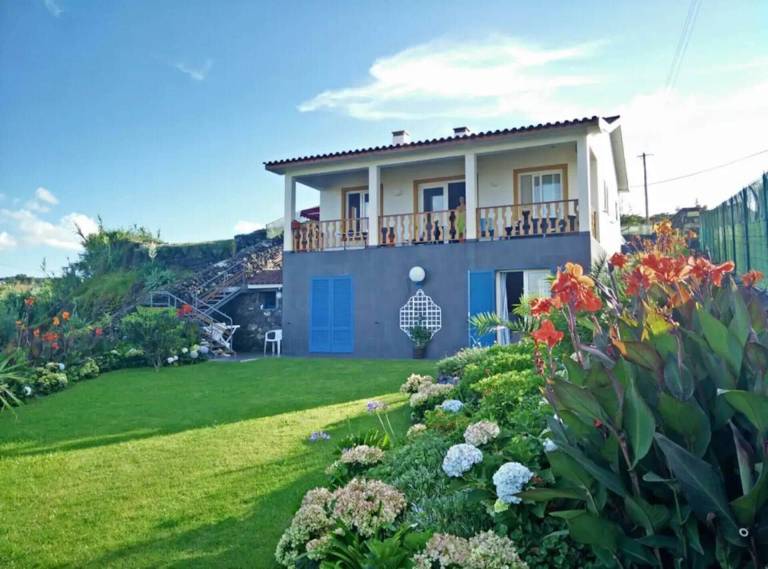 Villa  Capelas
