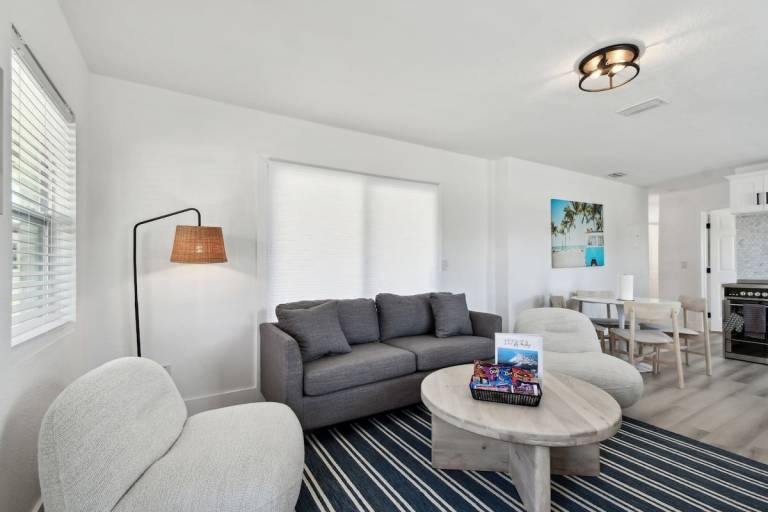 Stylish Treasure Island Getaway — photo 2
