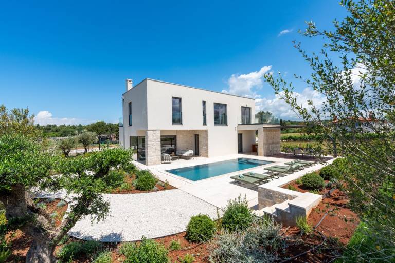Villa with grill, patio & private pool | Beach view — photo 4
