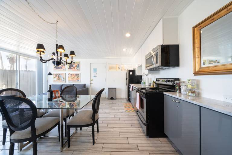 Condo with pool in Palm Springs, CA