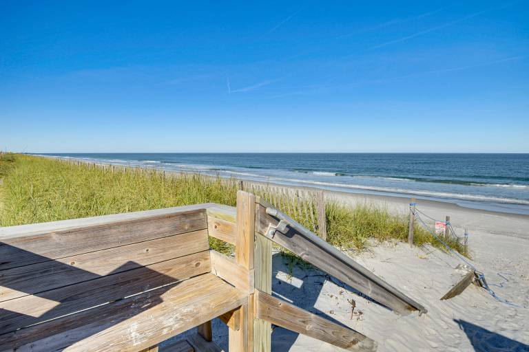 Oceanfront Retreat in Flagler Beach! Bright Apt — photo 2