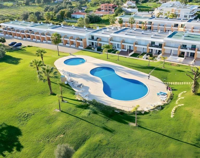 Fully equipped charming house with pool, patio & garden | Pets allowed in Albufeira