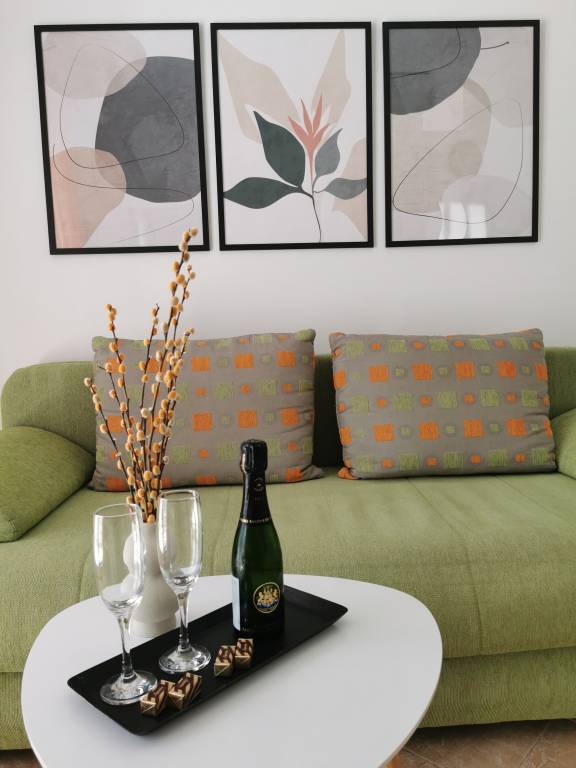 One bedroom apartment near beach Cove Pokrivenik, Hvar (A-18955-a) — photo 4