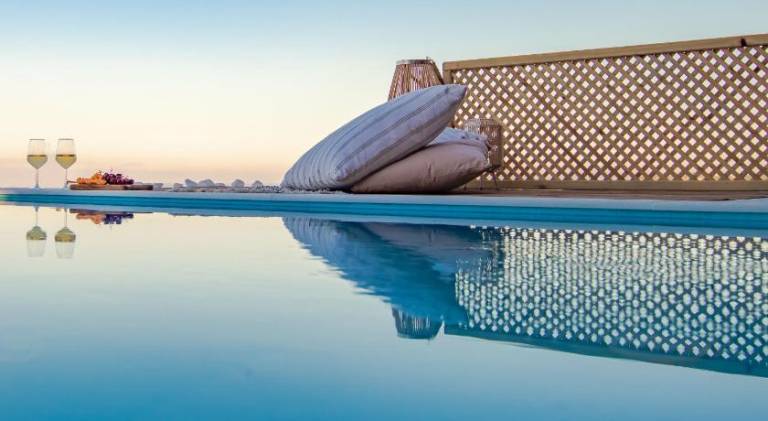 Georgianna's suite with private pool, 'greysuite' — photo 2