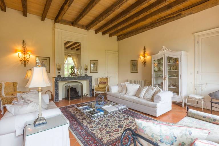 Family-oriented castle with terrace, private pool & yard | Dogs allowed — photo 3