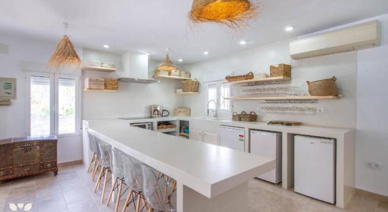 Fully equipped villa with yard, patio & barbeque | Pets allowed — photo 3