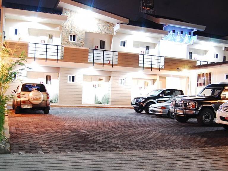 Serviced apartment with patio & garden | Good for workation | Dogs allowed in Angeles City