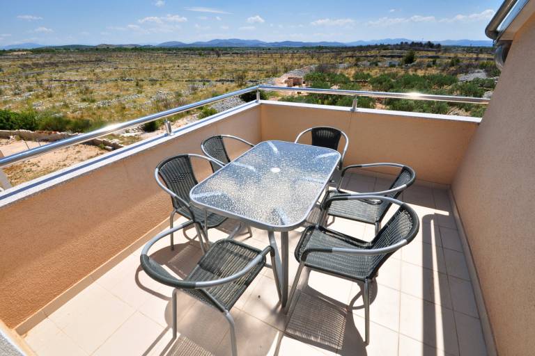 Apartment with terrace in Vodice