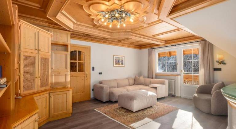 Serviced apartment with jacuzzi, pool & sauna — photo 4