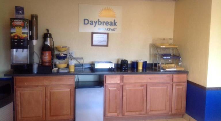Days Inn by Wyndham Great Bend — photo 4