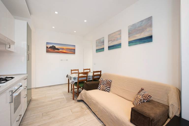 Holiday apartment with 2 rooms for 6 persons in Varazze