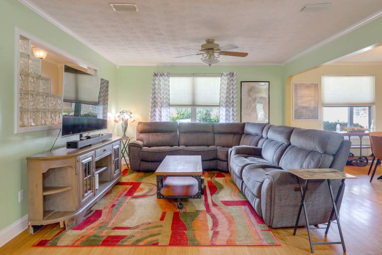 Sunroom & Spacious Yard! Family Gem in Orange Park — photo 5