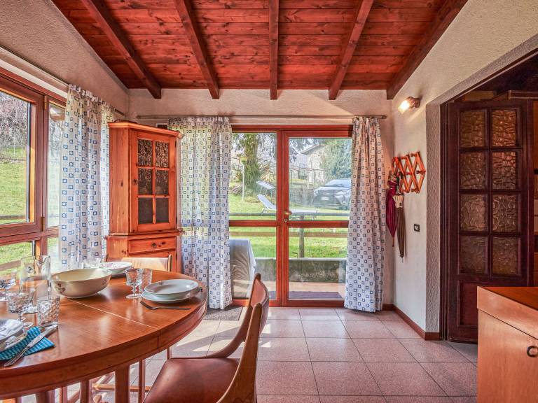 House with yard & patio | Nature view | Pets allowed — photo 5