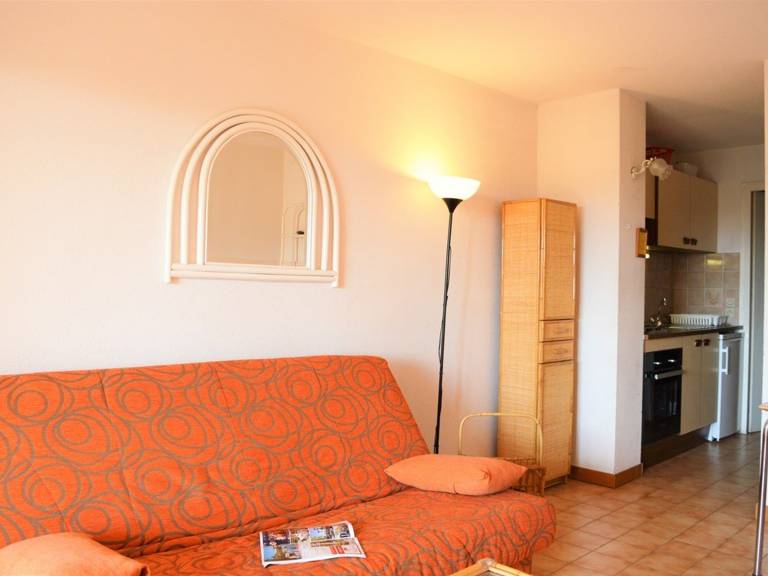 Studio for 4, parking, pets allowed, near beach - Le Lavandou — photo 3