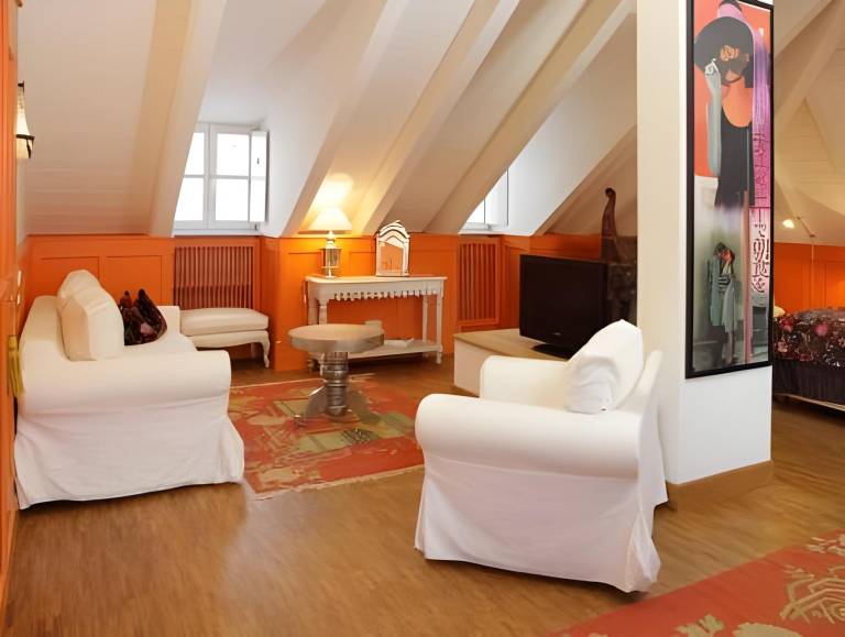 Hotel Orphee - Großes Haus in Regensburg