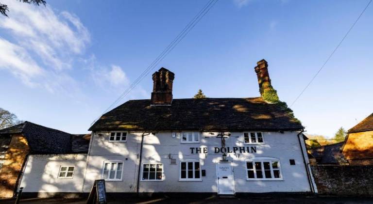 Hursley Bookings - Dolphin Inn in Winchester