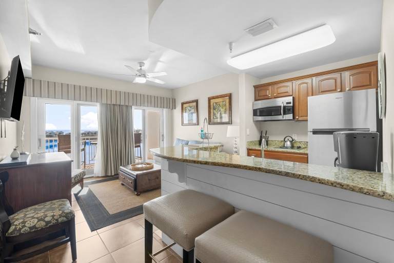 Condo Carillon Beach