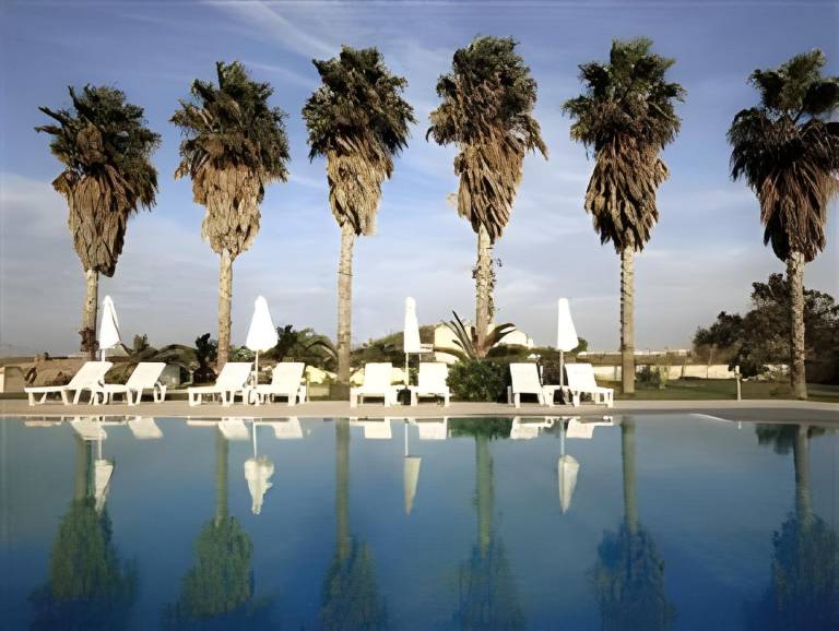 Serviced apartment with pool, garden & grill | Perfect for remote work in Kos