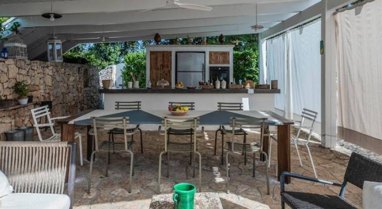 Vacation home with pool — photo 5