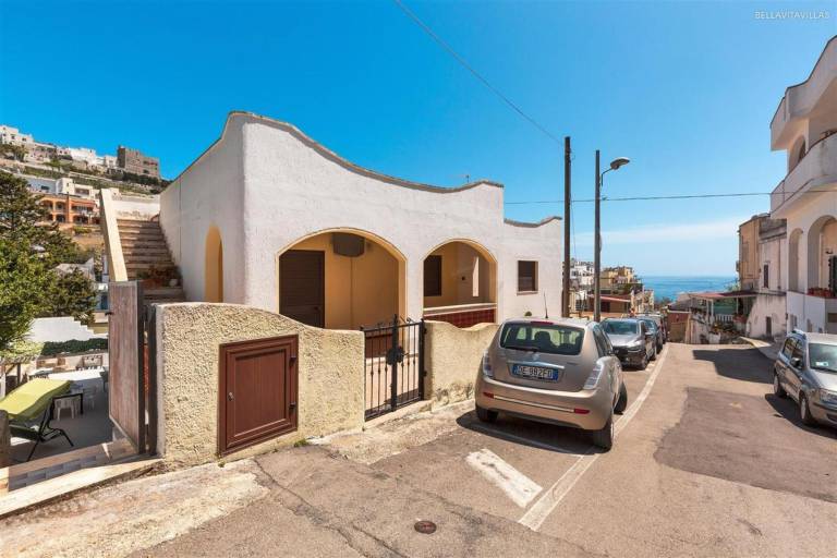 Casa Vico Manzoni by BarbarHouse in Castro