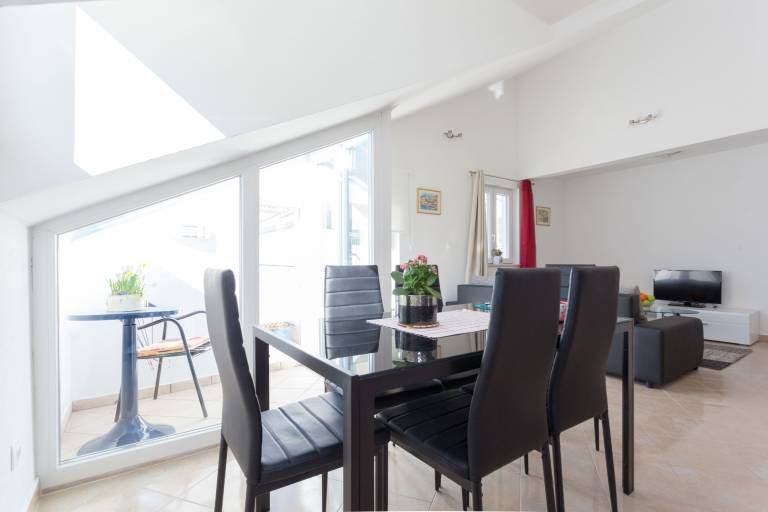 Pleasant apartment with patio | Pets are welcome — photo 2