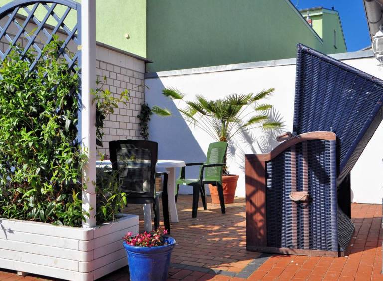 Nice house with patio | Beach nearby | Dogs allowed — photo 2