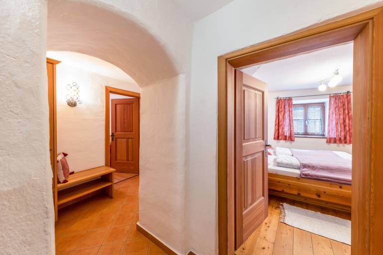 Children-friendly charming rental apartment with patio, BBQ & fast internet | Garden view | Pet-friendly — photo 5