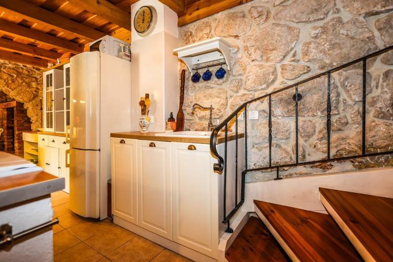 Fully equipped vacation home with private pool, barbeque & garden | Sea view | Pet-friendly — photo 4