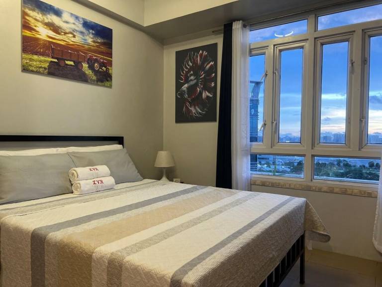 Holiday apartment with yard & pool | Suitable for remote work in Pasay