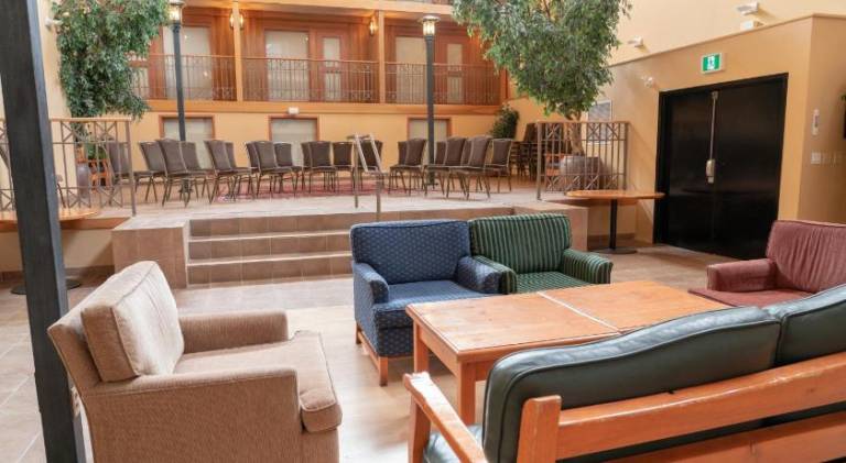 Banff Ptarmigan Inn — photo 4
