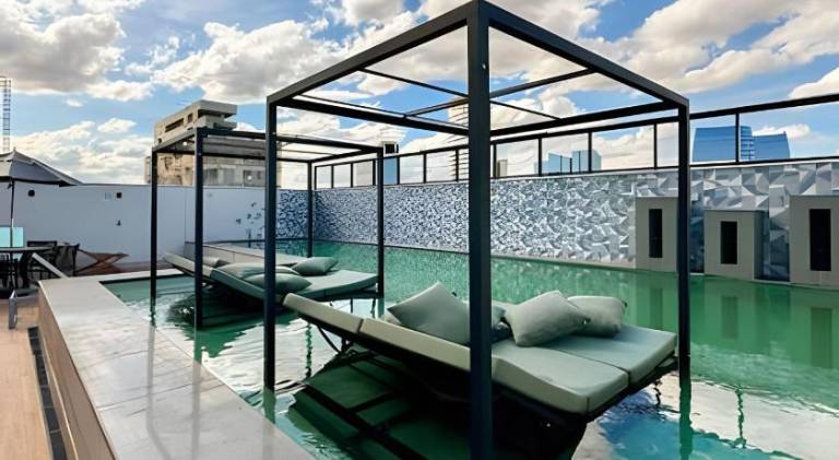 Apartment with pool — photo 4