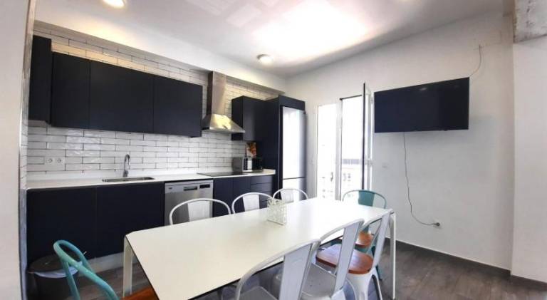 Apartment with pool — photo 2
