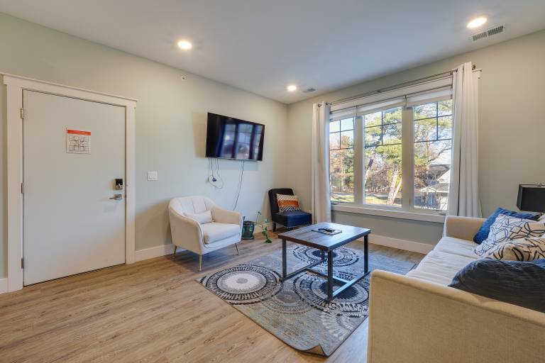 Walk to Front St! Traverse City Condo Near Skiing — photo 4