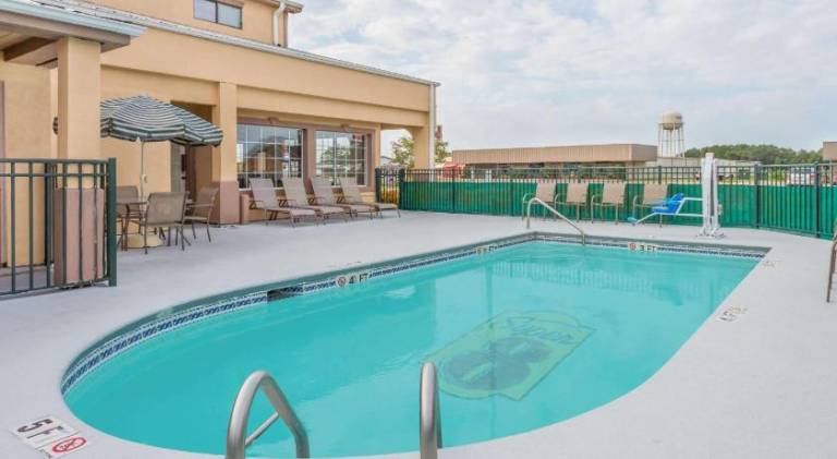 Super 8 By Wyndham Santee — photo 2